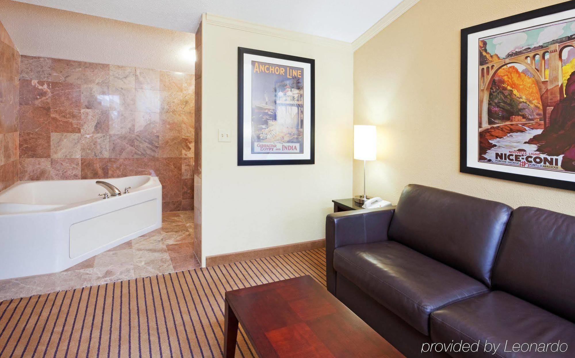Holiday Inn Cape Cod - Hyannis By Ihg Экстерьер фото